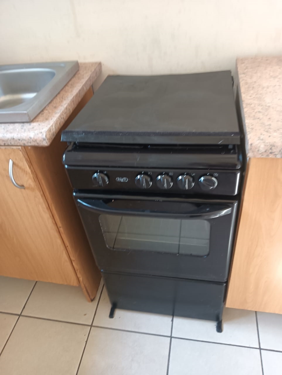 To Let 1 Bedroom Property for Rent in Sunnyridge Eastern Cape